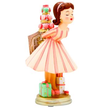 Декоративна фігурка Дівчина з макарунсами 8.5*7.4*14.5см 208-317 BONADI 1 шт - купити, ціни на WINETIME - фото 1