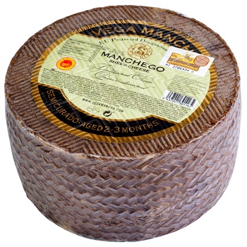 Сир Vega Mancha Manchego 2-3 місяці 55% - купити, ціни на МегаМаркет - фото 1