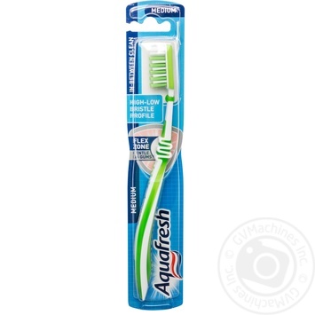 Зубная щетка Aquafresh In Between Clean средней жесткости купить, цены на МегаМаркет - фото 1
