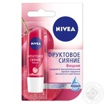 Balsam Nivea for lips