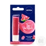Balsam Nivea for lips