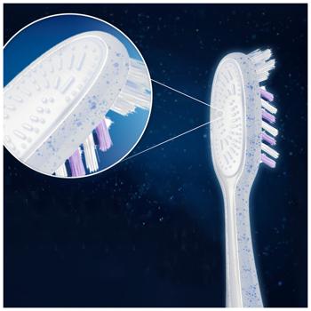 Зубна щітка Oral-B Pro-Expert Extra Clean середня - купити, ціни на КОСМОС - фото 6