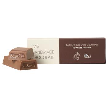 Батончик Lviv Handmade Chocolate з молочного шоколаду з горіховою начинкою 48г - купити, ціни на КОСМОС - фото 1