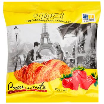 Croissant Novo-bavarsky khlibzavod strawberries with cream 200g Ukraine - buy, prices for Vostorg - photo 1