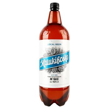 Пиво Жашківське М'яке світле 4,5% 1,8л - купити, ціни на AlcoHub - фото 1