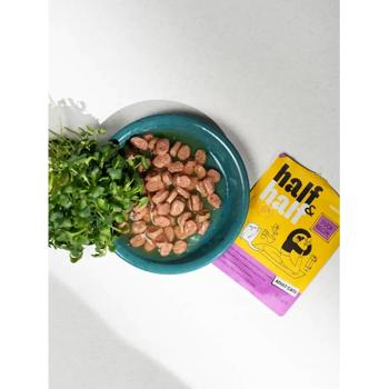 Упаковка вологого корму для котів Half&Half Adult 22 шт х 100 г - качка - купить, цены на MasterZoo - фото 4
