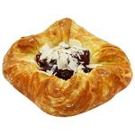 Слойка с клубникой