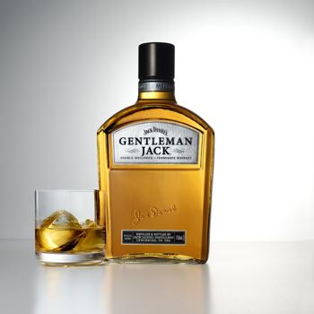 Виски Jack Daniel’s Gentleman Jack 40% 0,7л + 2 стакана в подарочной упаковке - купить, цены на Auchan - фото 4