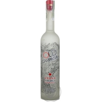 Горілка OLD CARPATIA DE LUXE 40% 0,5л x12 купити, ціни на МегаМаркет - фото 1