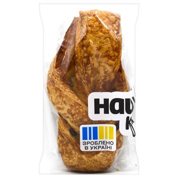 Плетенка Auchan с заварным кремом и изюмом 80г - купить, цены на Auchan - фото 1