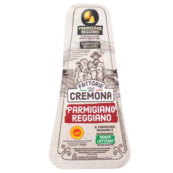 Сыр Fattorie Cremona Parmigiano Reggiano выдержанный 12 месяцев 30% 200г - купить, цены на КОСМОС - фото 1