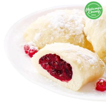 Homemade Steamed Vareniki with Cherries