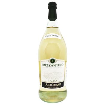 Вино ігристе Ogni Giorno Frizzantino біле напівсолодке 7,5% 1,5л - купити, ціни на КОСМОС - фото 2