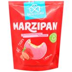 Марципан Skriveru в белом шоколаде с ароматом клубники 150г