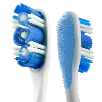 Зубна щітка Colgate 360 ​​Суперчистота всієї порожнини рота середньої жорсткості промоупаковка 1+1 - купити, ціни на КОСМОС - фото 3