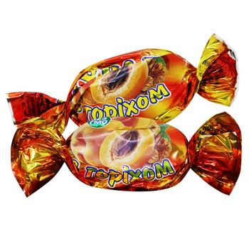 Ametist Plus Apricots with walnut sweets