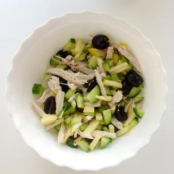 Куриный салат с огурцом и яблоком - Image
