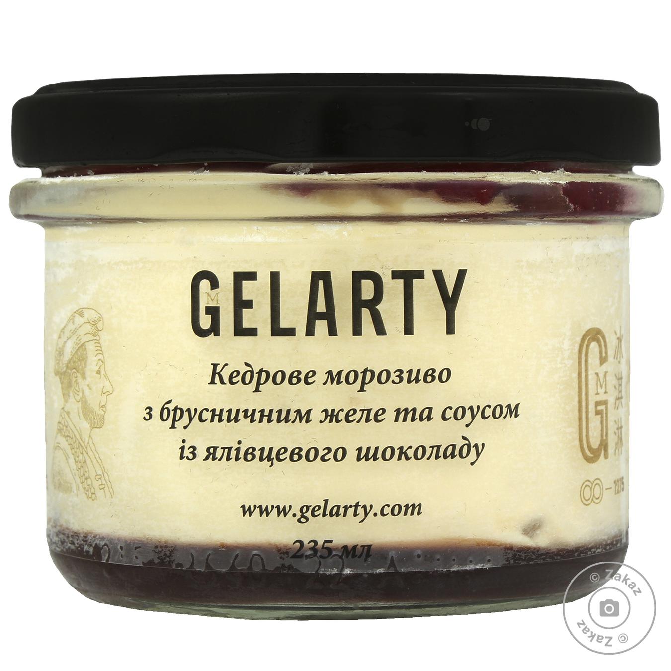 

Мороженое Gelarty Кедровое с брусничным желе и соусом из можжевелового шоколада 235мл