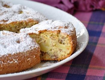 Шарлотка с медом и корицей - Image