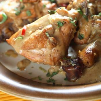 Курица в лимонно-медовом соусе с кедровыми орешками - Image