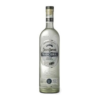 Текила Jose Cuervo Tradicional Silver 38% 0,7л купить, цены на МегаМаркет - фото 1
