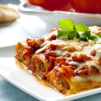 Meat cannelloni with bechamel sauce