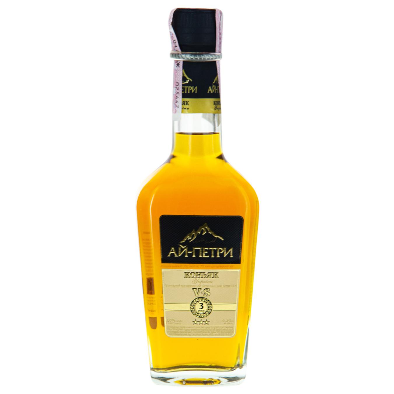 

Коньяк Ай-Петри 3 звезды 40% 0,25л