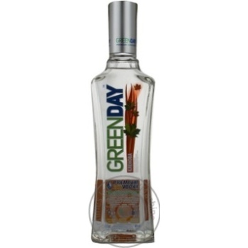 Водка Green Day Crystal Премиум 40% 0,5л купить, цены на МегаМаркет - фото 1